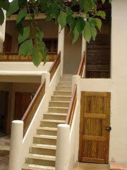 Flamboyant Inn